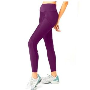 Alo Yoga Leggings size large. Worn once (basically brand new)